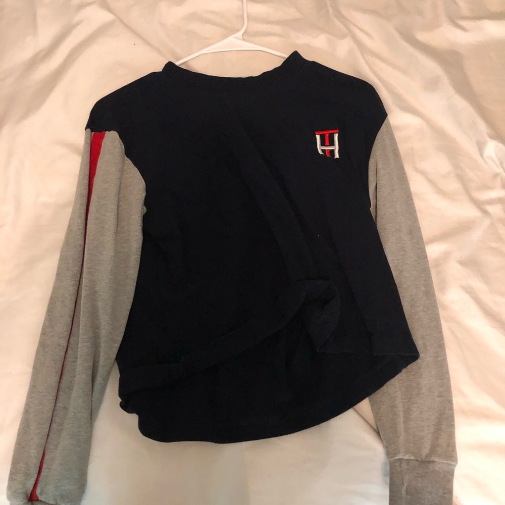 TH long sleeved crop top